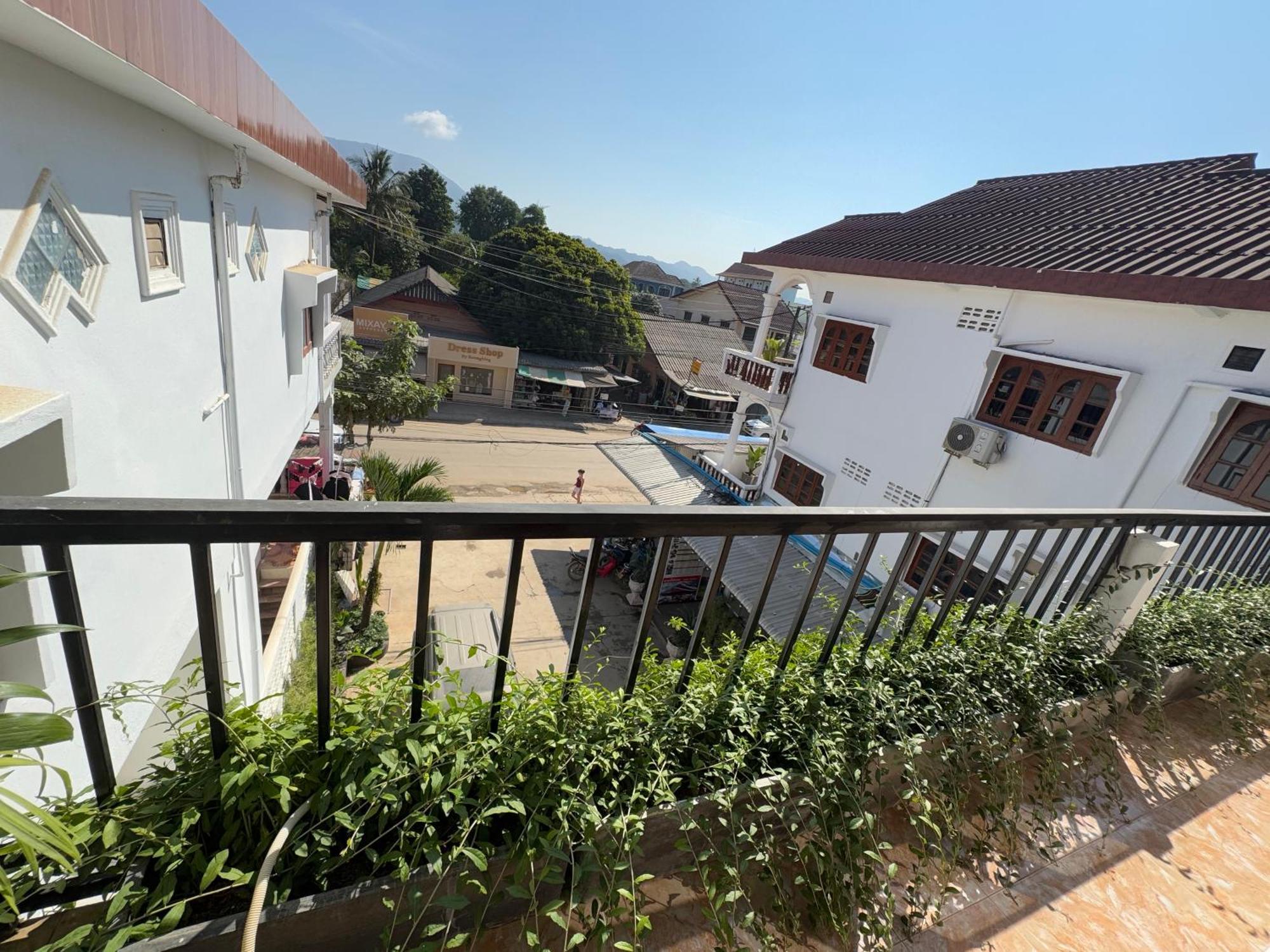 Vang Vieng Green Hotel Ngoại thất bức ảnh