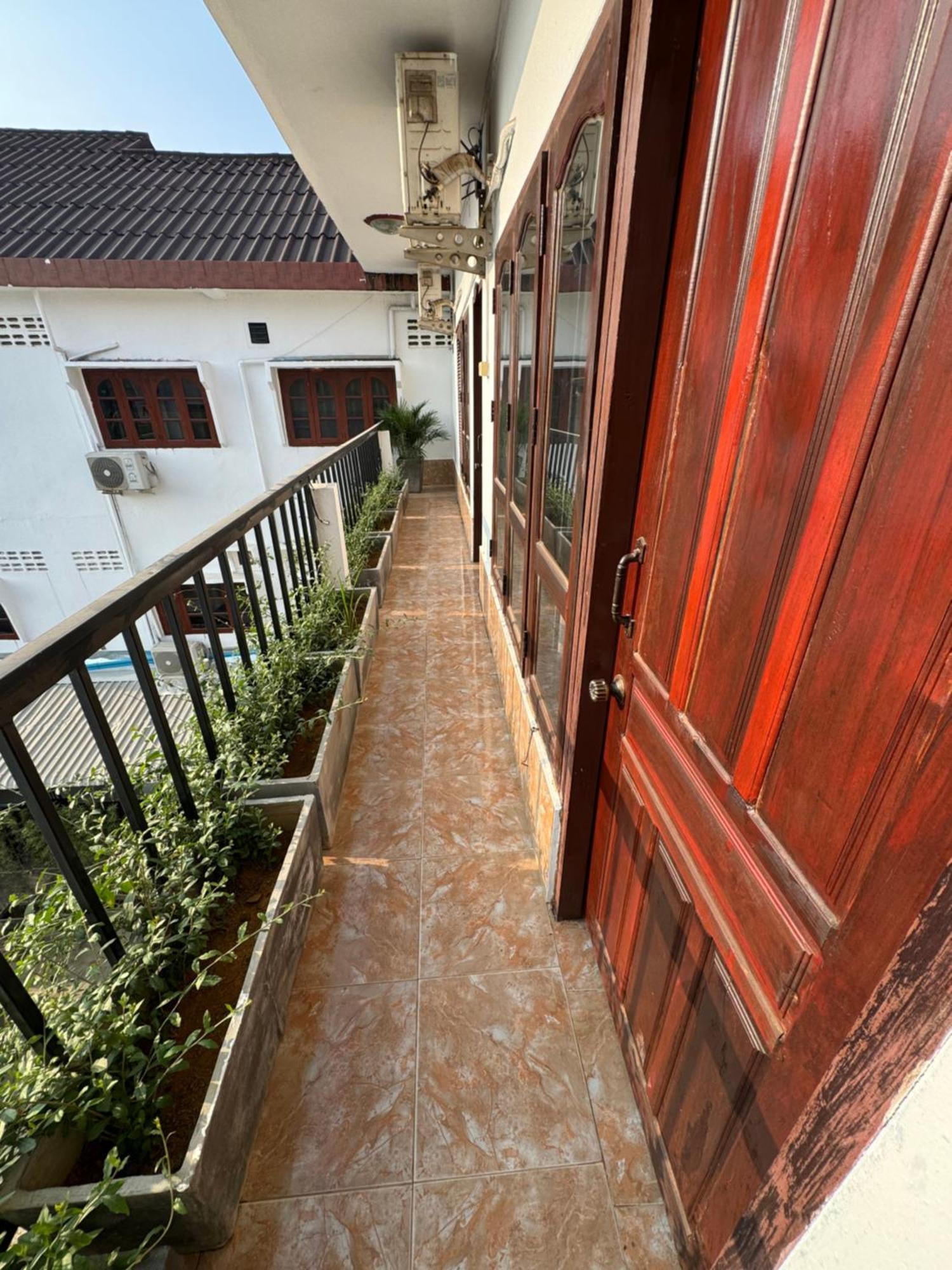 Vang Vieng Green Hotel Ngoại thất bức ảnh